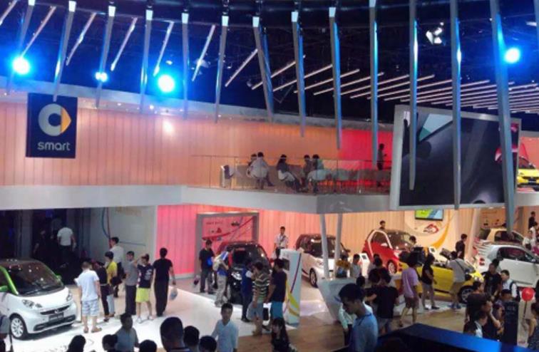 2015年深圳車展奔馳車U玻燈光背景圖